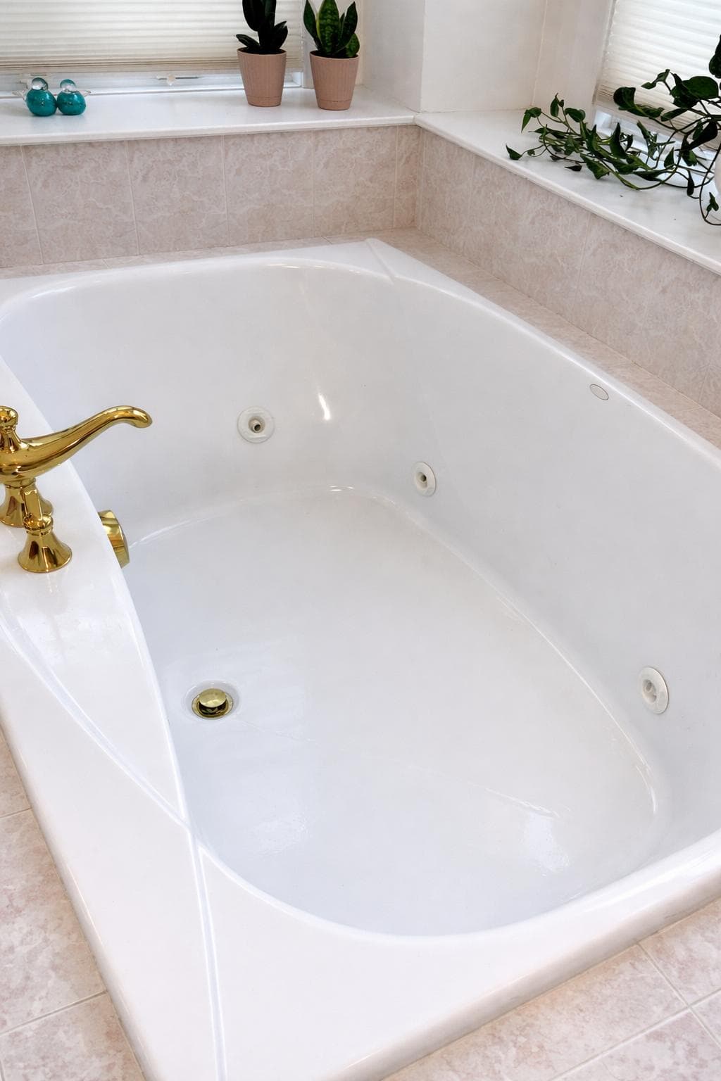 Room before detailed cleaning